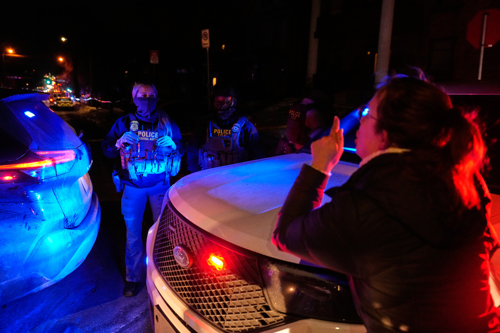 Federal officer shoots illegal Venezuelan immigrant in Minneapolis, DHS says