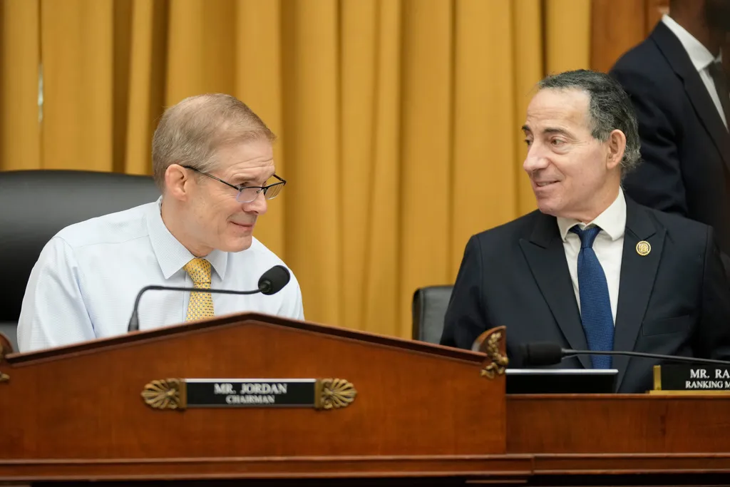 Smith hearing in recess for House vote