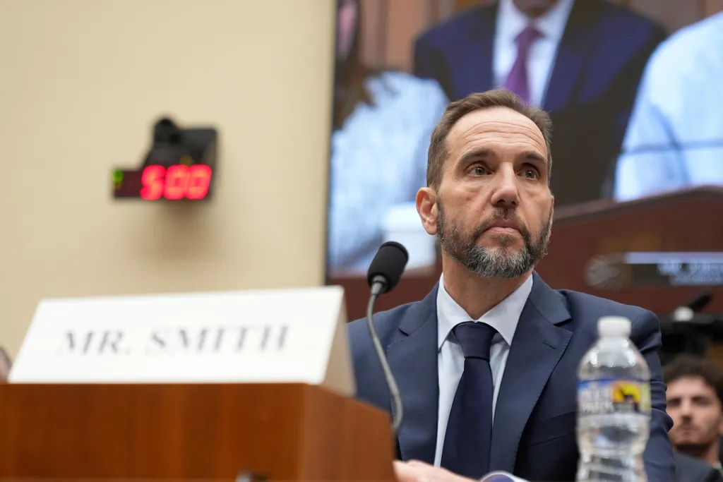 Smith says his only regret is not thanking staff