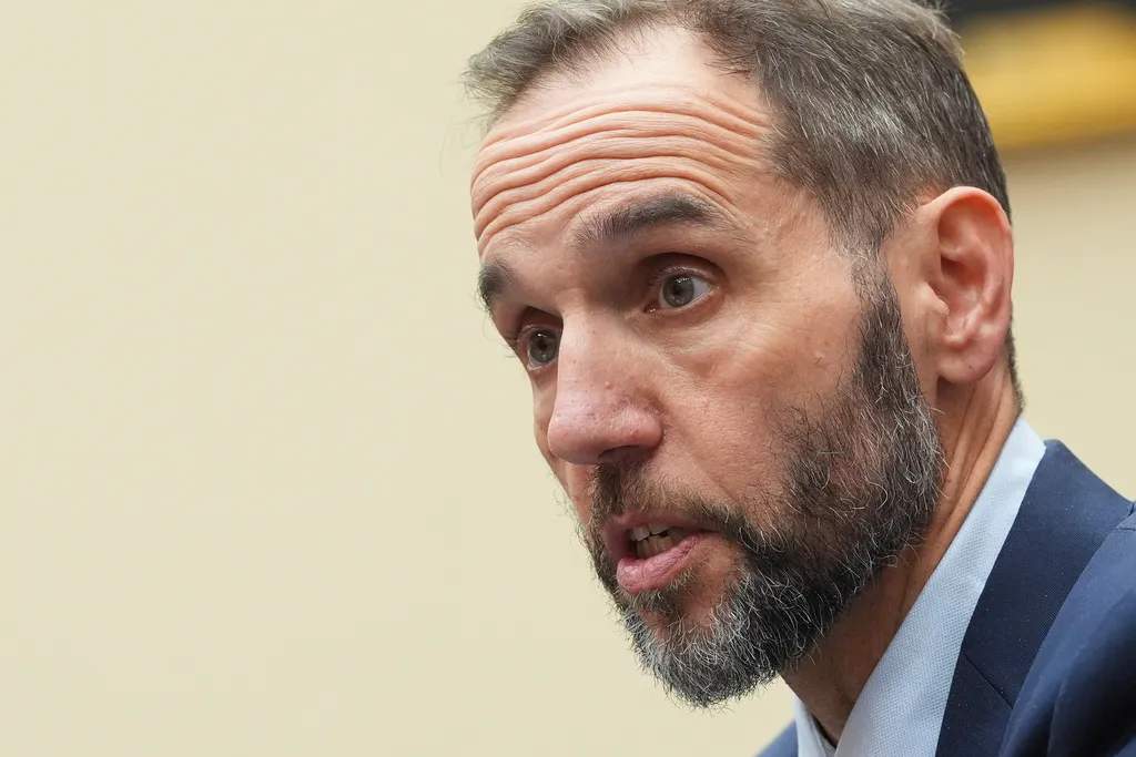 Smith slams Trump’s Jan. 6 pardons: ‘I do not understand’