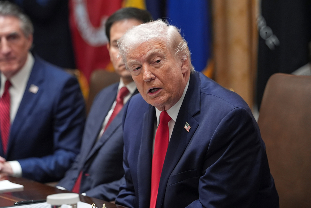 Trump orders immediate relaunch of commercial flights to Venezuela