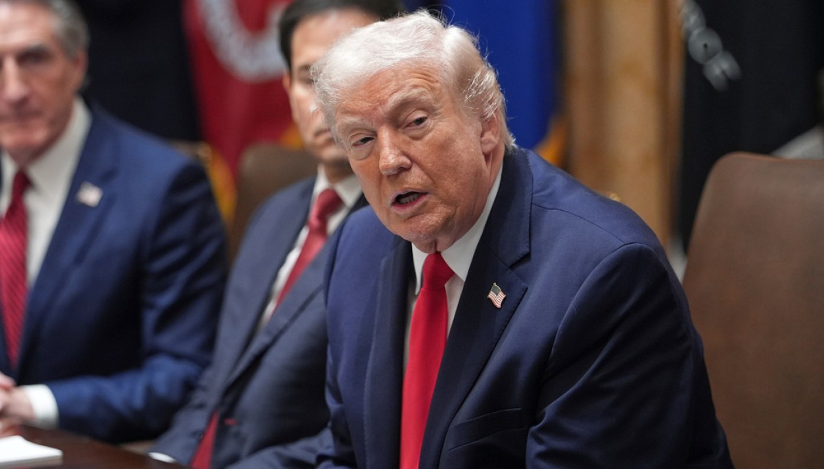 Trump orders immediate relaunch of commercial flights to Venezuela