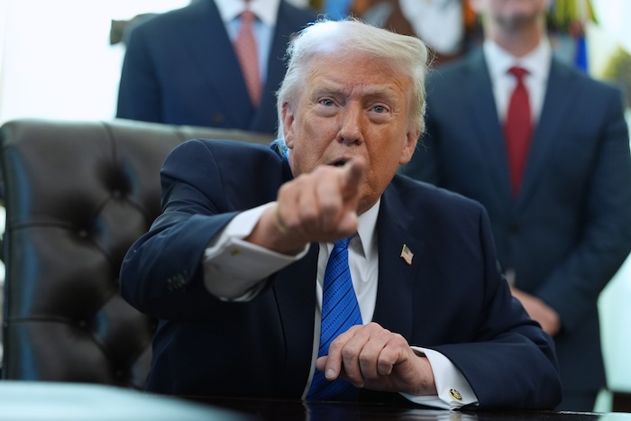 Trump should go for regime change in Iran
