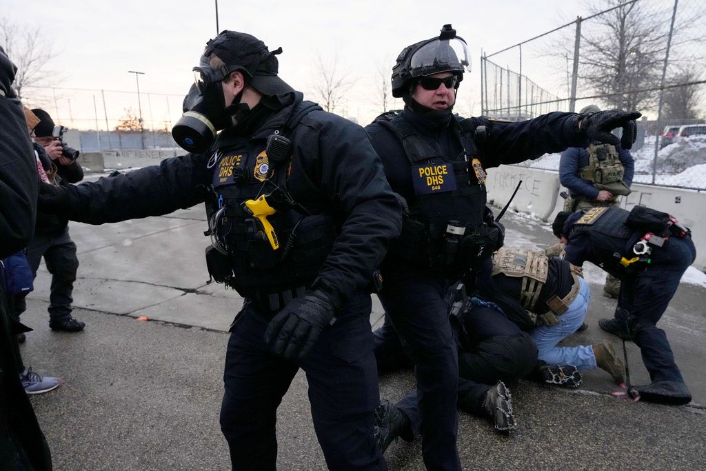 Walz mobilizes National Guard for Minnesota protests