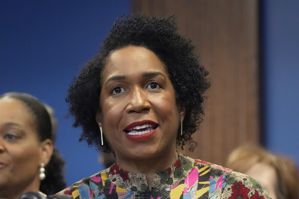 Democrat Juliana Stratton gets direct in Illinois Senate ad: ‘F*** Trump’