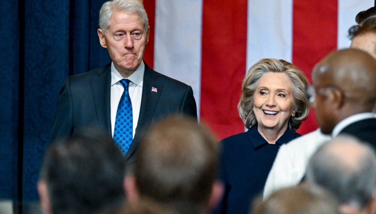 “End of an Era: The Clintons Fade Into Irrelevance”