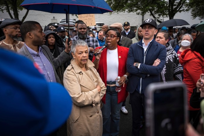 Court halts Trump effort to ban unannounced congressional visits to ICE facilities