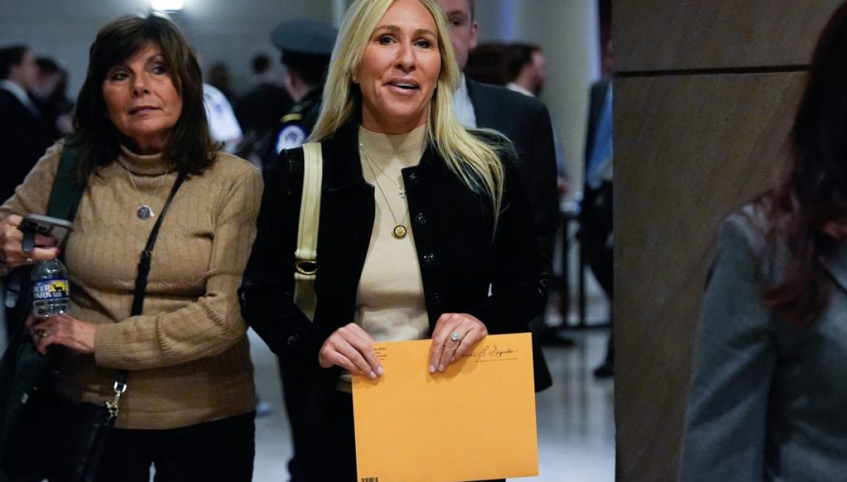 “Conservative Firebrand Green Calls Out Lack of Epstein Arrests in America While UK Detains Royal”