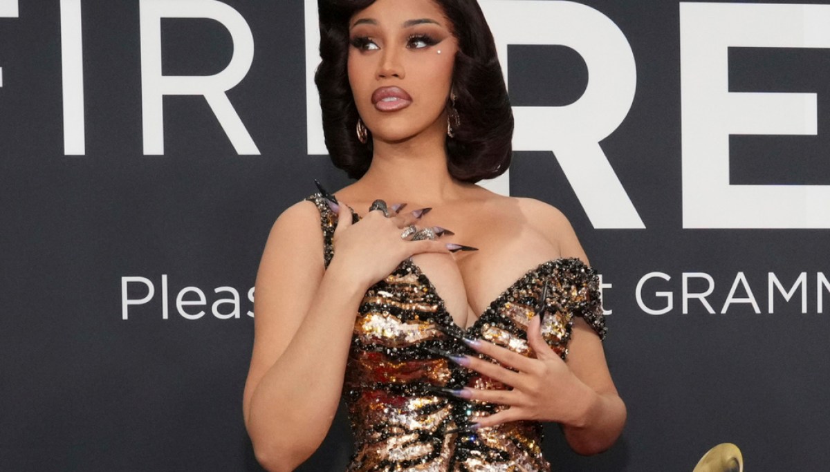Cardi B Threatens to Confront ICE Agents at Concert