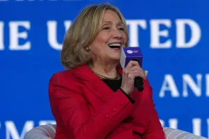 Hillary Clinton to host karaoke night for progressives in NYC