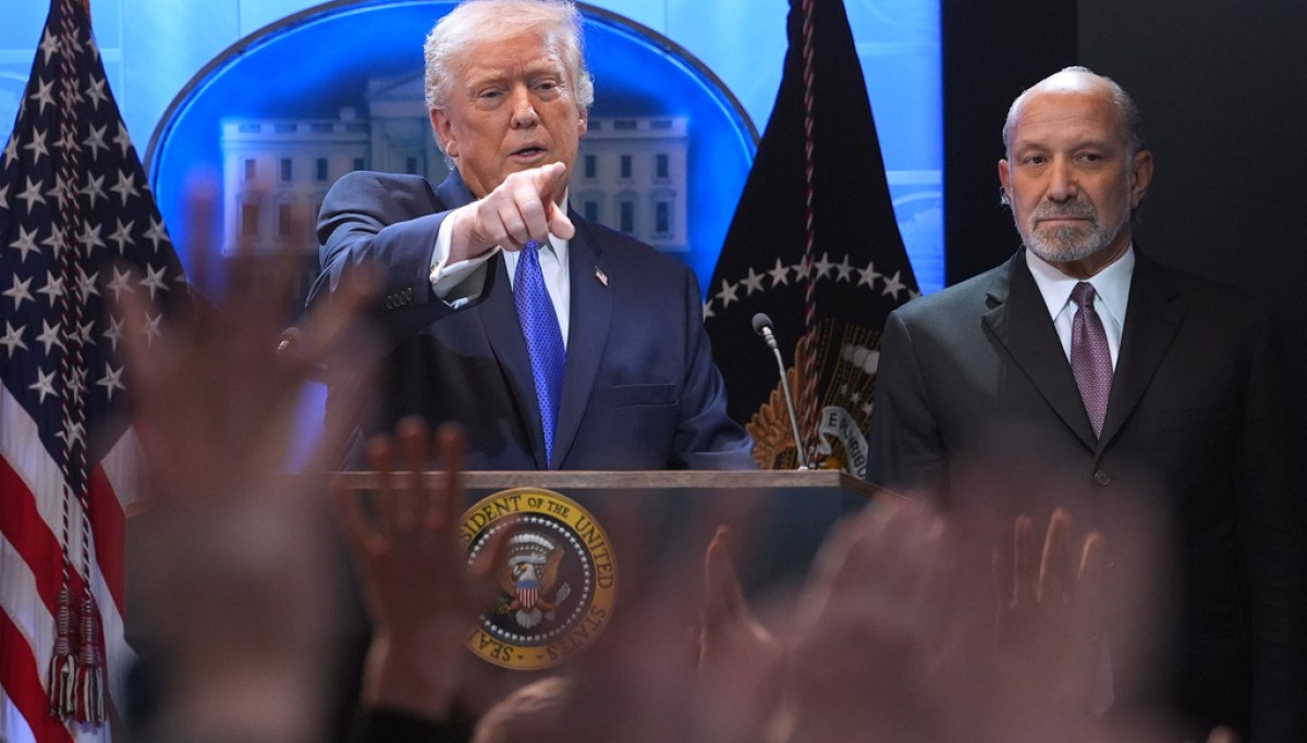 Trump announces new 10% global tariff without congressional approval