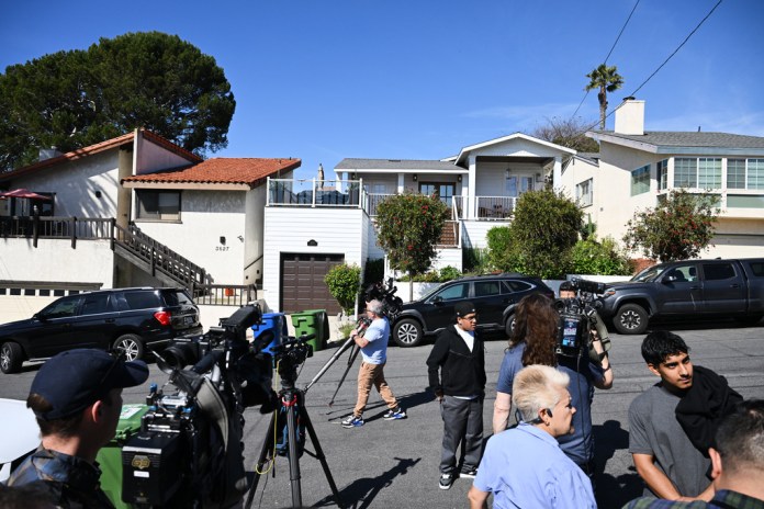 FBI raids home and office of LA superintendent Alberto Carvalho