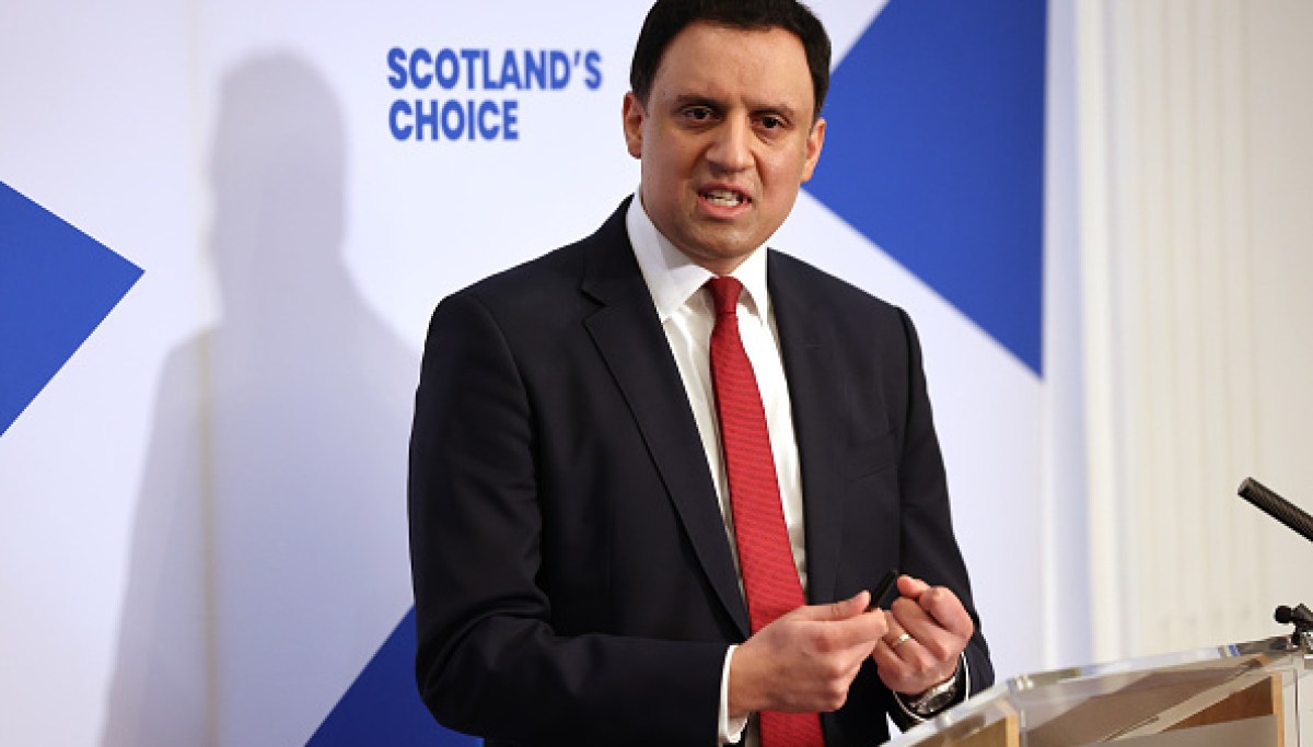 Scottish Labour Leader Calls for Keir Starmer to Step Down Amid Mandelson Scandal
