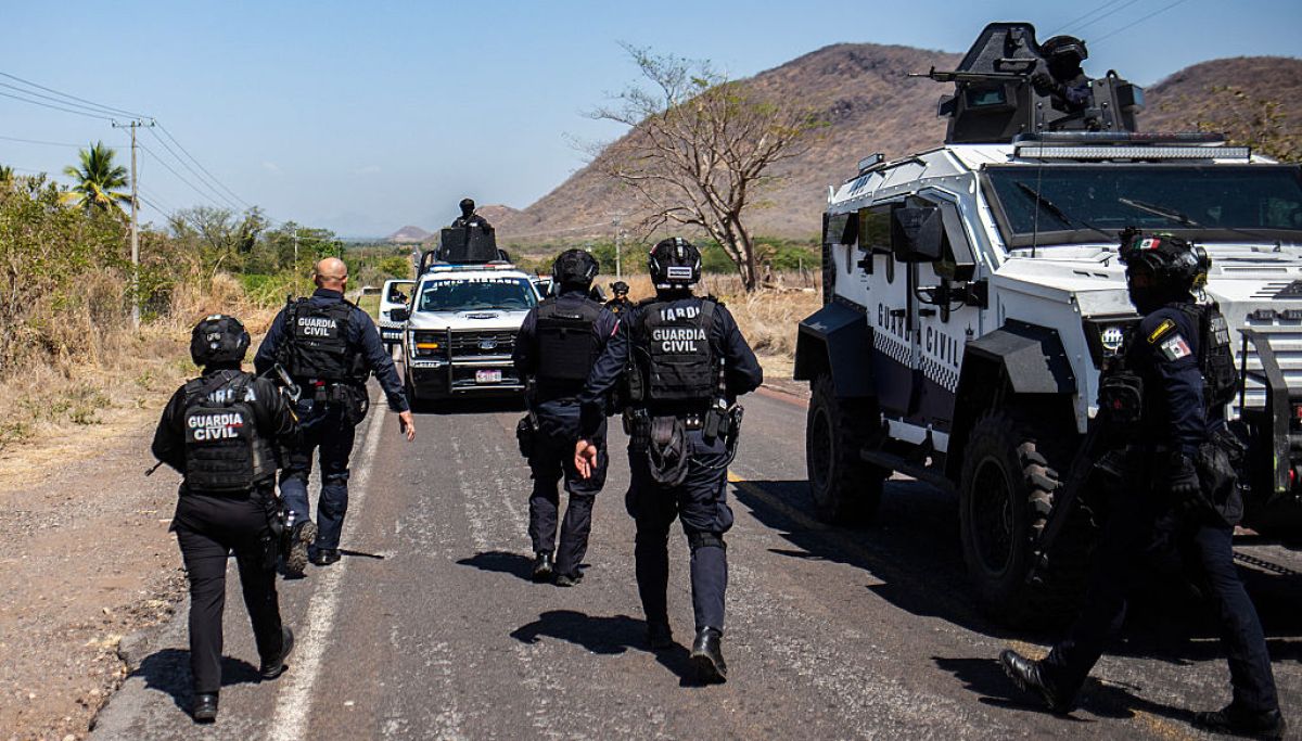 Making Mexican waves