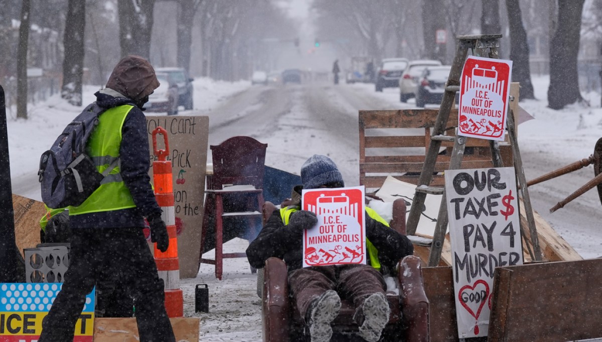 Anti-ICE activists plan to install 1,000 street blockades across Minneapolis