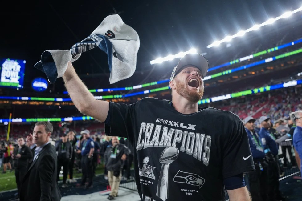 Seahawks ride their ‘Dark Side’ defense to a Super Bowl title, pounding the Patriots 29-13