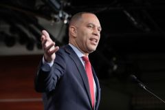 Jeffries says ‘dramatic reform’ to DHS must precede vote to end shutdown