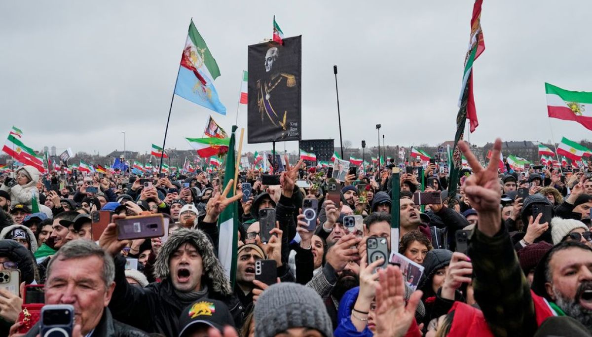 Thousands rally in Munich against Iran regime before second round of nuclear talks