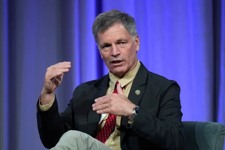 Gov. Mark Gordon (R-WY).