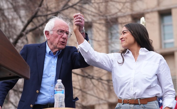 Bernie Sanders and AOC announce bill placing moratorium on AI data centers