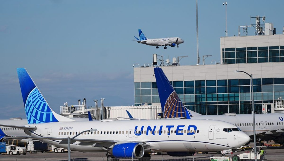 Trump opposes United Airlines merger with American Airlines