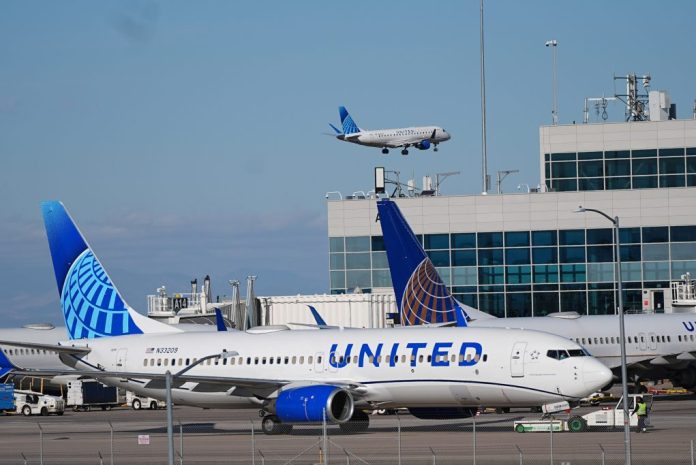 washingtonexaminer.com - Washington Examiner Staff - Trump opposes United Airlines merger with American Airlines