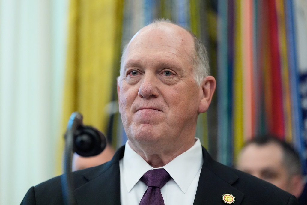 Tom Homan defends ICE wearing masks: ‘Stop calling ICE Nazis and racists’