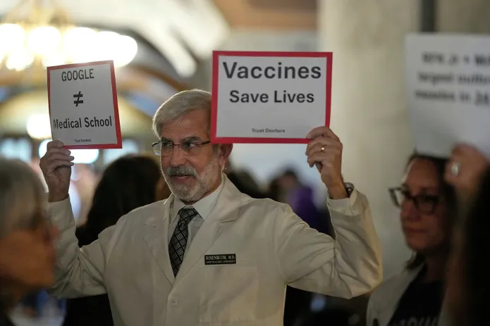Dr. Howard Rosenblum demonstrates outside the Take Back Your Health Tour event with Health and Human Services Secretary Robert F. Kennedy, Jr. at the state Capitol, Wednesday, Feb. 4, 2026, in Nashville, Tenn. (AP Photo/George Walker IV)