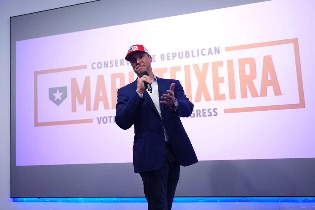 Mark Teixeira’s big-league political debut is a win