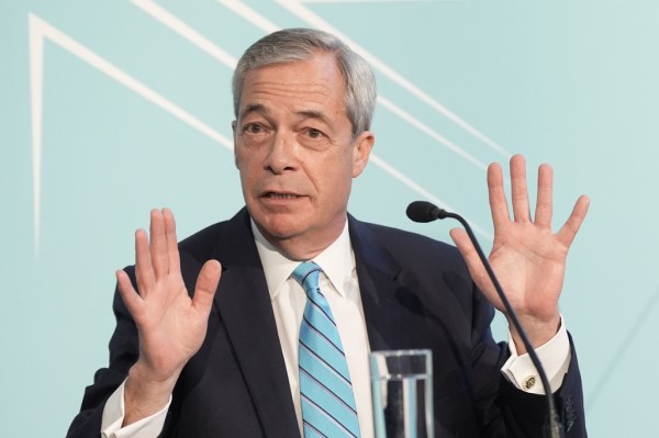 Farage heads to Mar-a-Lago to reinforce Trump’s opposition to Chagos Islands deal
