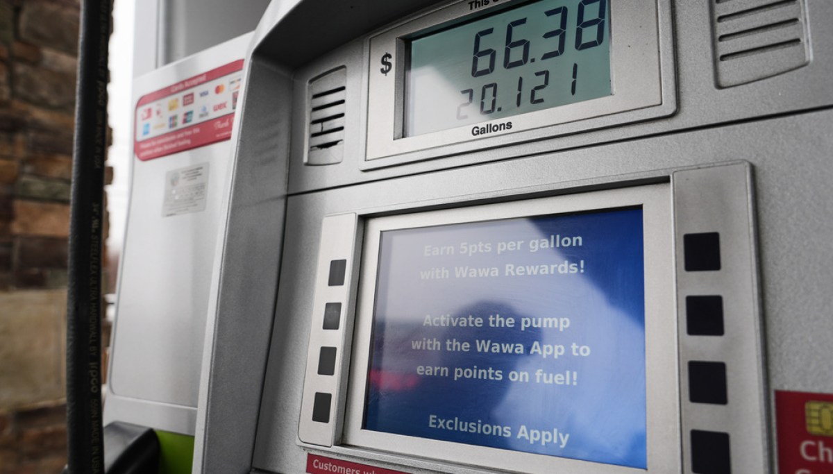 Indiana becomes latest state to cut gas tax during Iran war