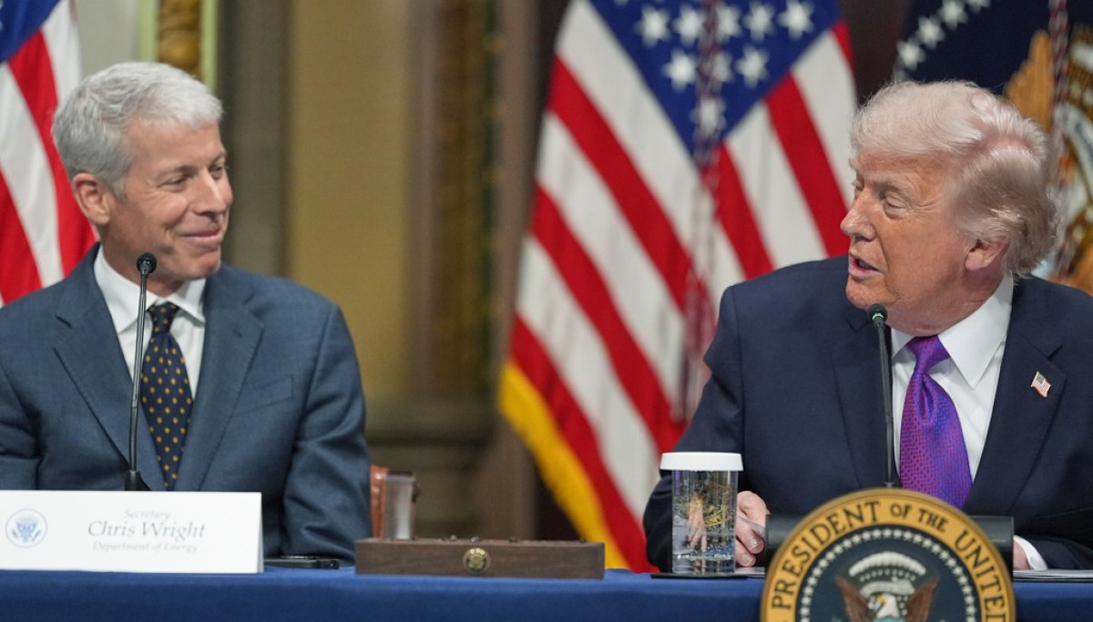 Wright says US aims to escort tankers through Strait of Hormuz by end of month