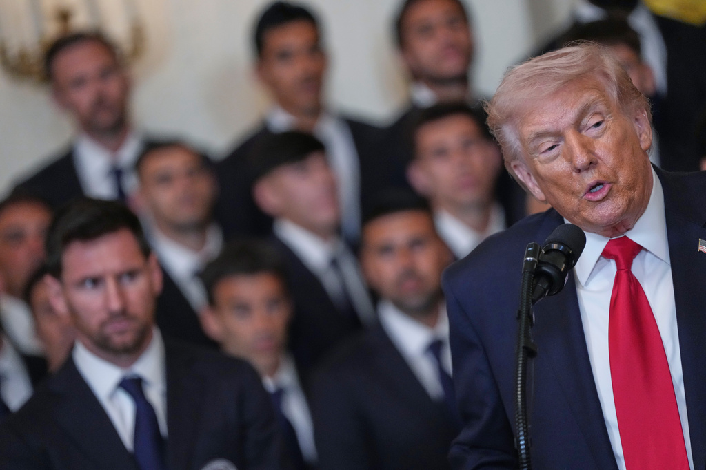 WATCH LIVE: Trump participates in a ‘Saving College Sports’ roundtable