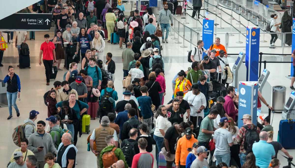 Airport chaos escalates pressure to resolve DHS government shutdown