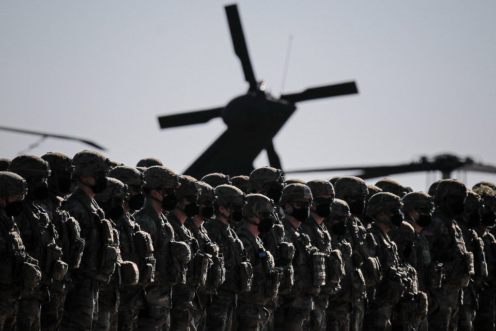 Trump considering sending 10,000 more troops to Middle East: Report