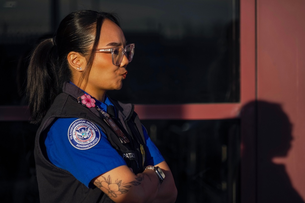 DHS: 100,000 employees unpaid amid shutdown