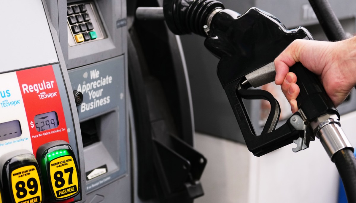 EPA allows sale of higher-ethanol gas blends to lower prices for summer driving
