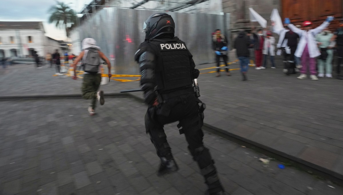 Ecuador-US 'war' with drug cartels begins with two-week operation