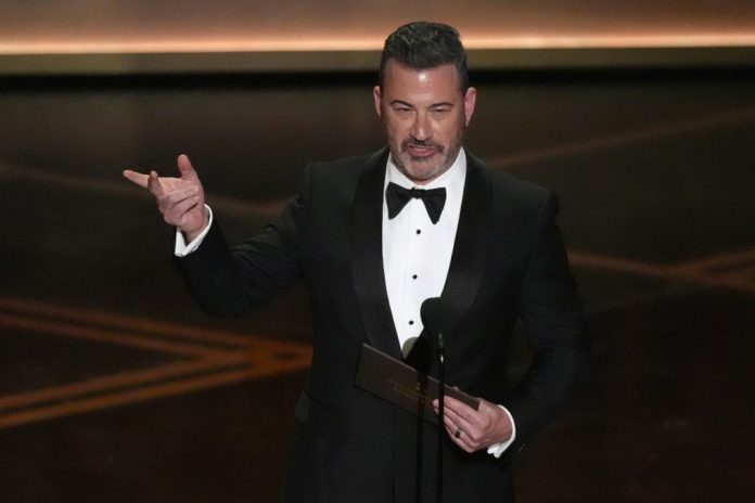 Jimmy Kimmel calls US ‘ridiculous country’ Jimmy Kimmel calls US ‘ridiculous country’