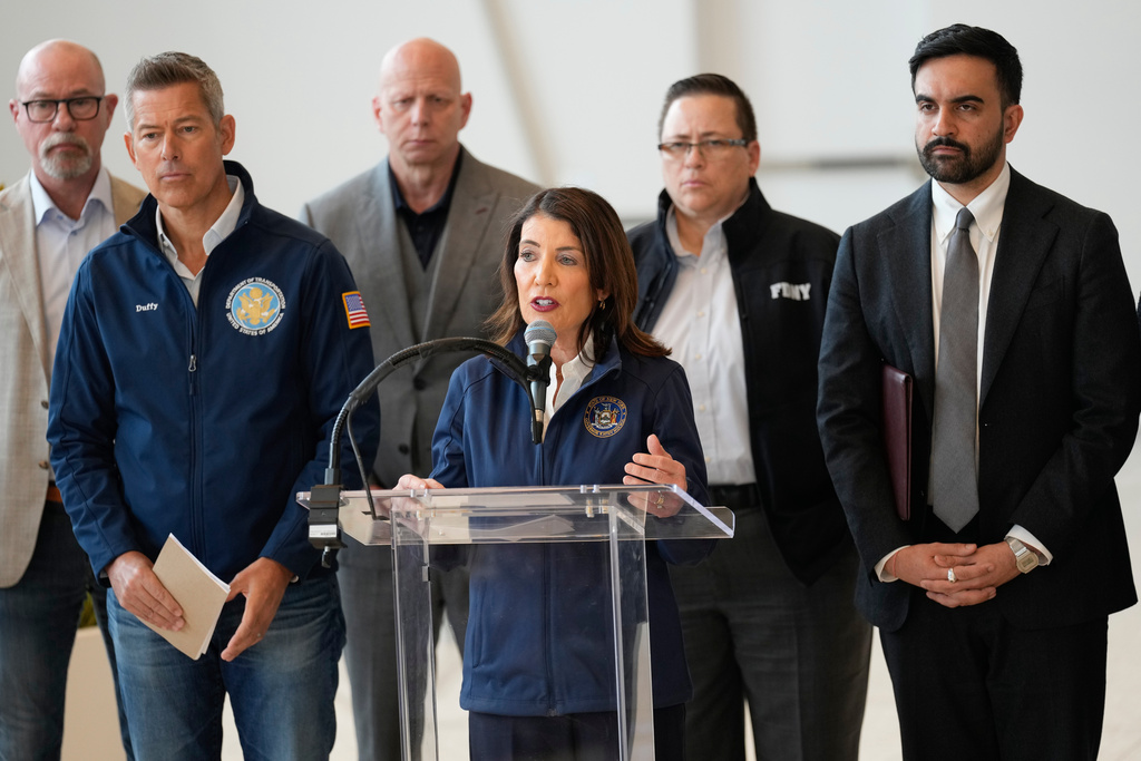 Duffy, Hochul, Mamdani come together after LaGuardia plane crash: ‘Politics fade away’