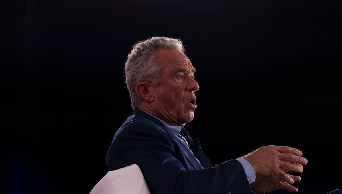 RFK Jr. and Dr. Oz say hospitals will lose funding if they serve unhealthy food