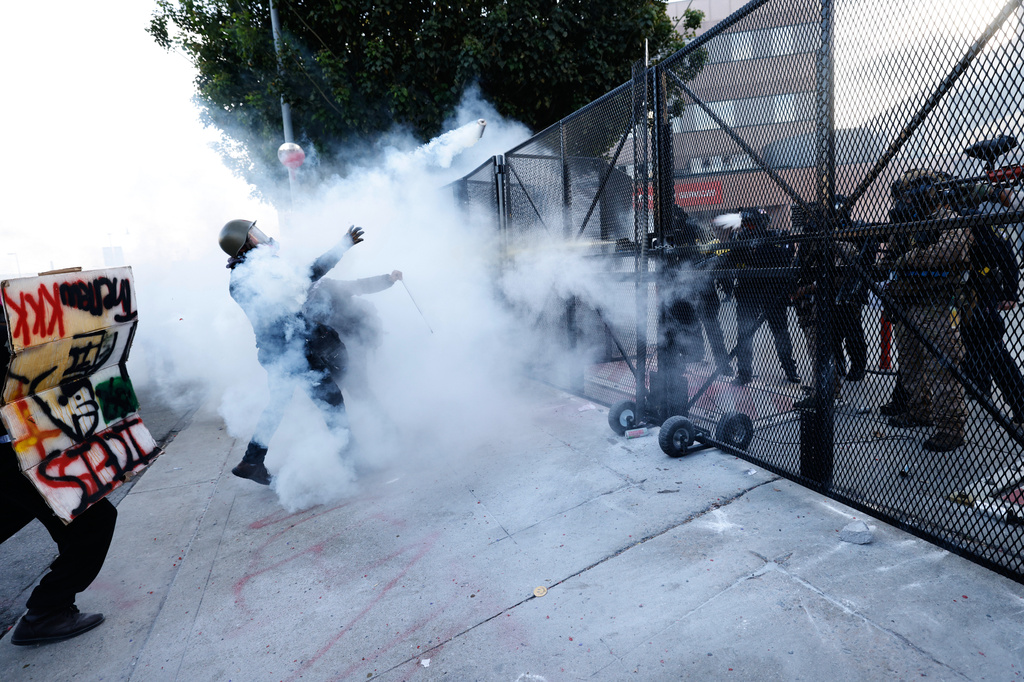A bad week for the West against its green-red enemies