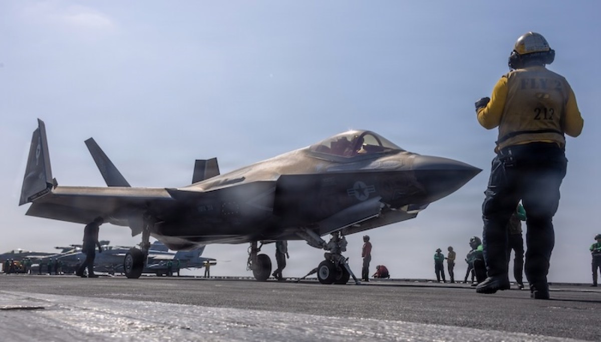 American F-35 fighter makes emergency landing in Middle East