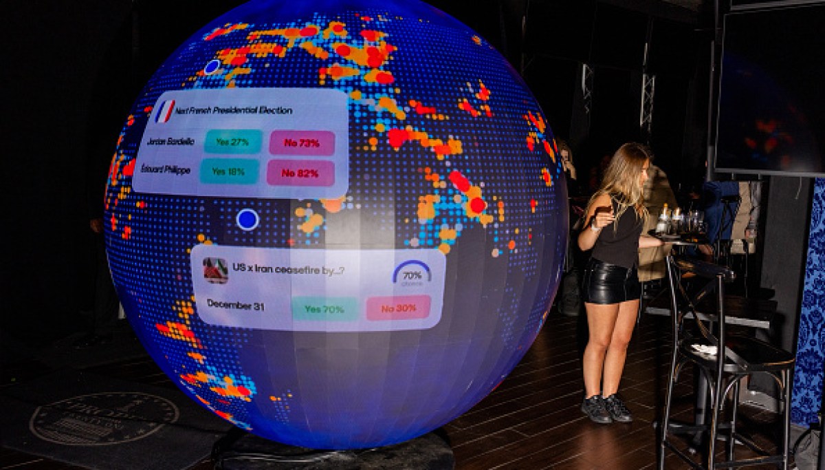 “Newsom’s Hypocritical Ban: State Officials Barred from Secret Stock Deals”