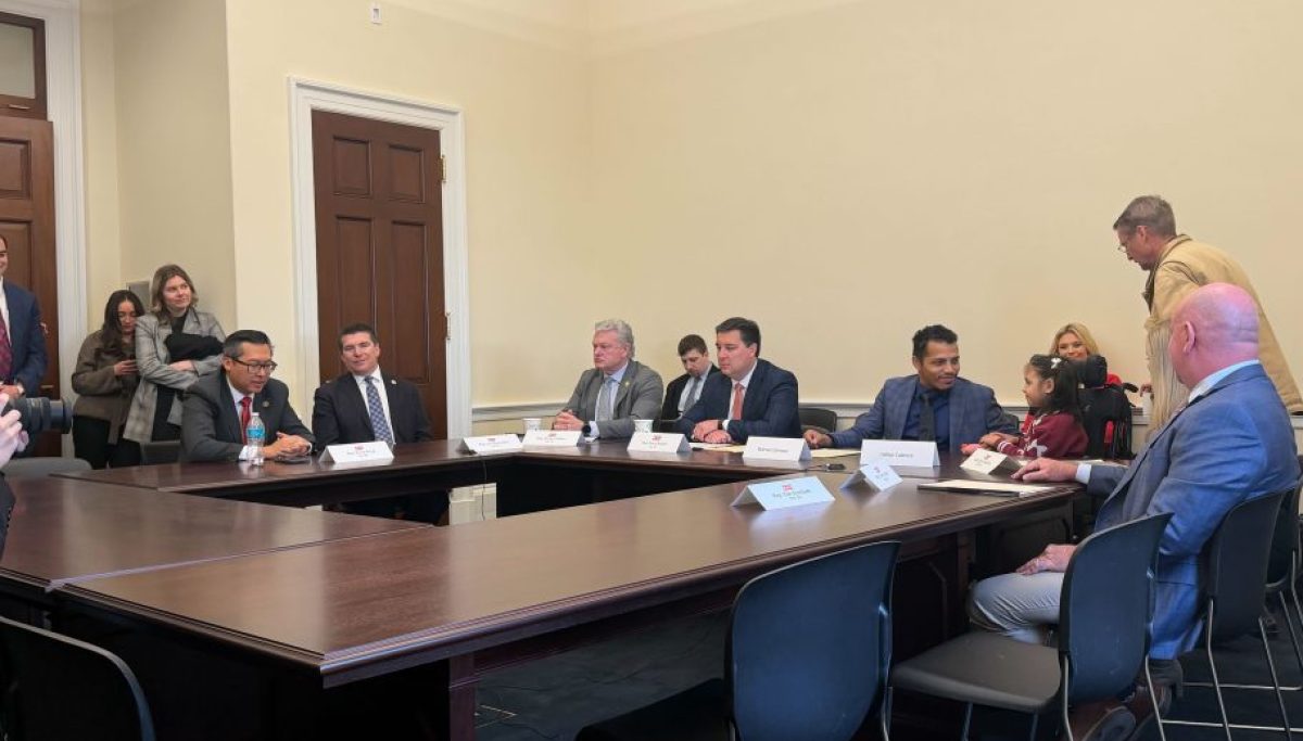 Crash victim's father pushes Democrats on road safety bill