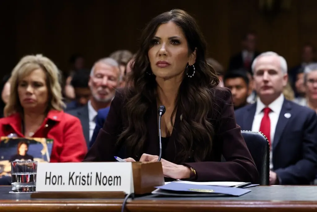 Klobuchar accuses ICE officers of racial profiling