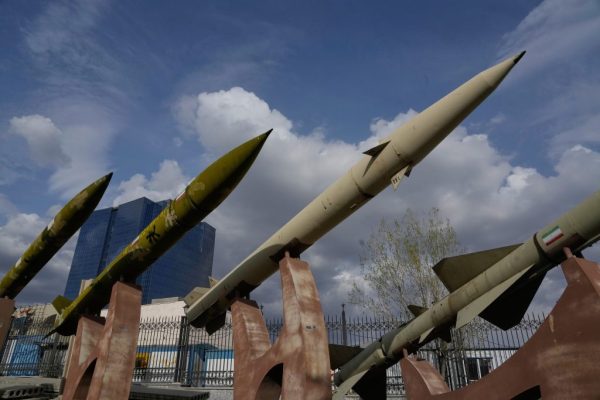 Top diplomats meet in Pakistan for talks on ending Iran war as strikes continue