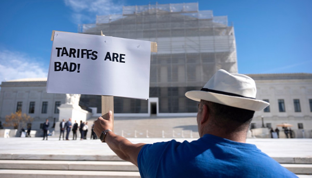 “Conservative Future at Risk: GOP Election Prospects Under Threat from Trump Tariffs!”