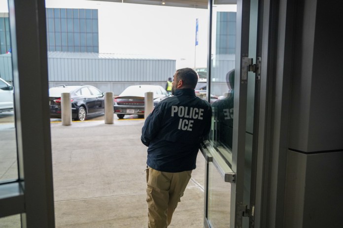 Democrats ‘clutching their pearls’ over ICE in airports: Guy Benson