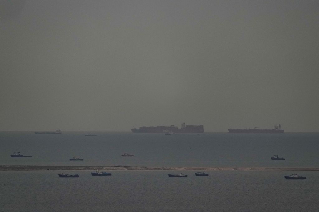 Iran allows 20 Pakistani ships to sail through Strait of Hormuz